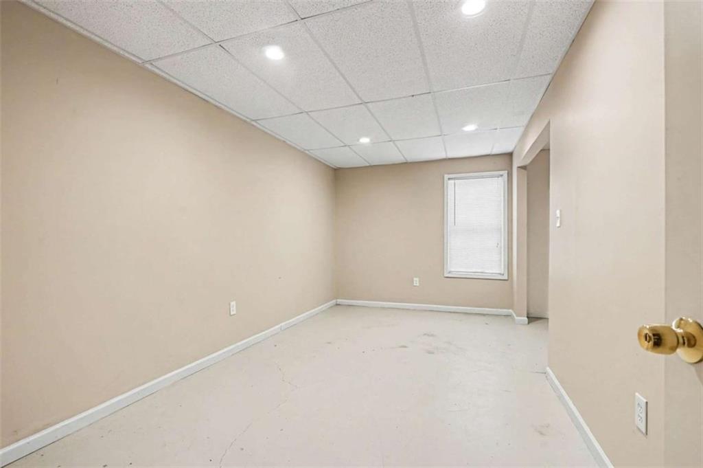 2075 Heatherton Road Property Photo 19