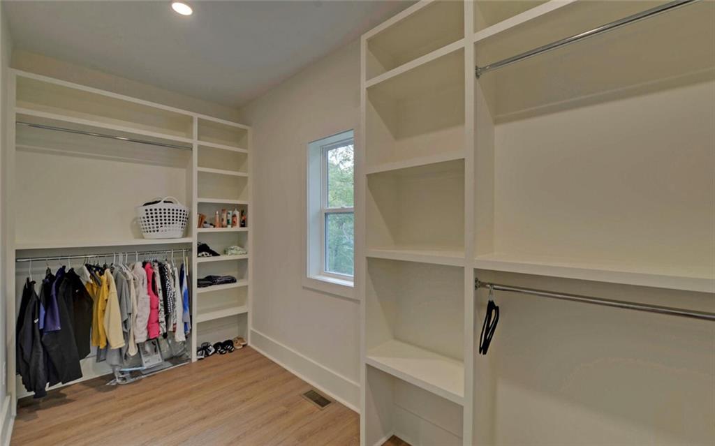 7787573 Property Photo 28