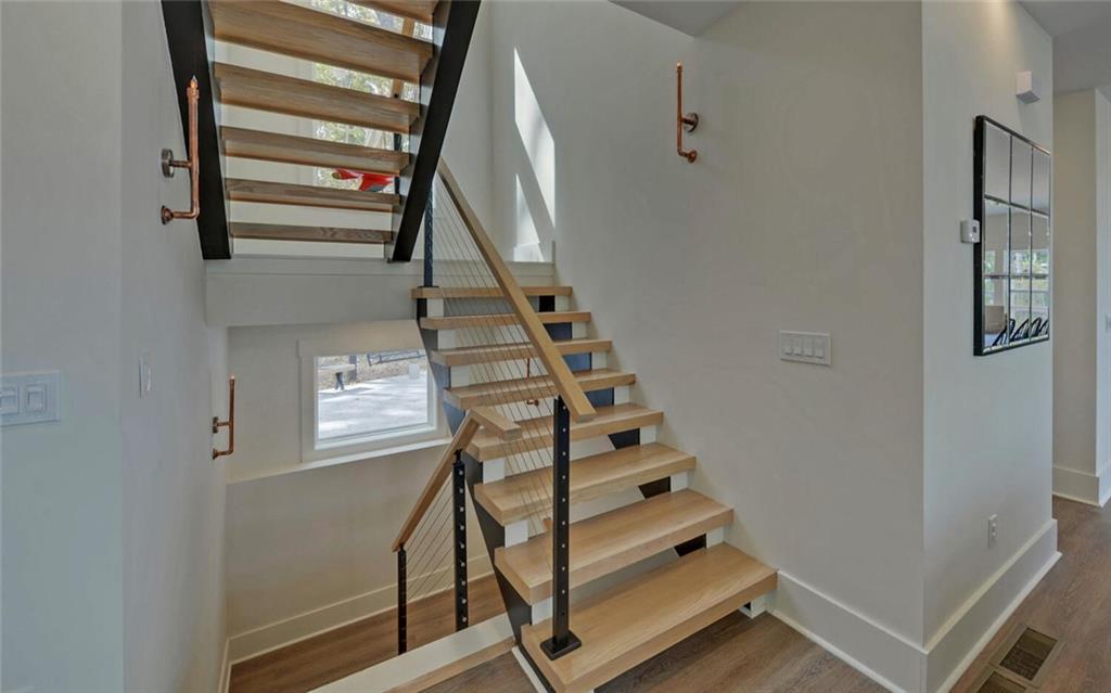 7787573 Property Photo 29