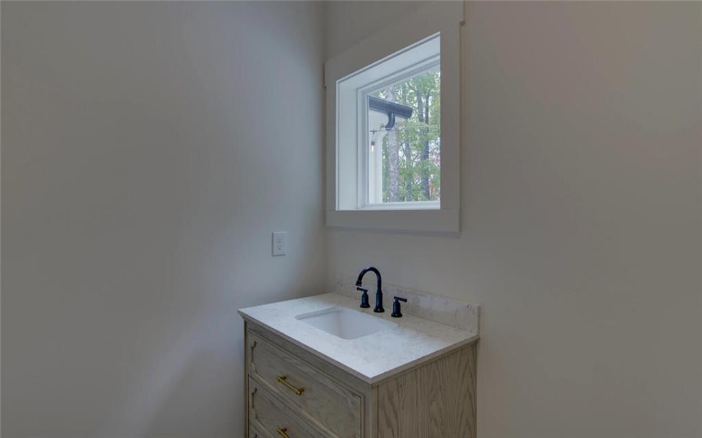 7787573 Property Photo 31