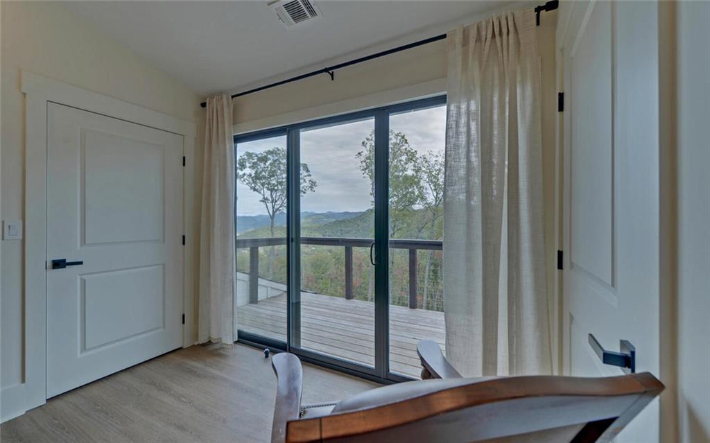 7787573 Property Photo 44