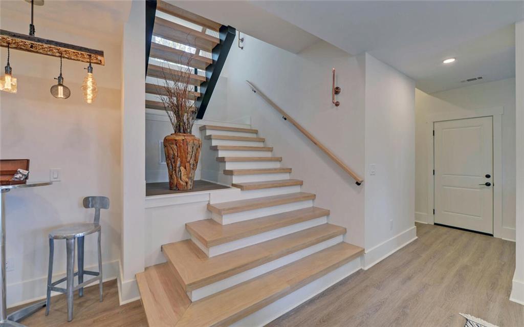 7787573 Property Photo 57