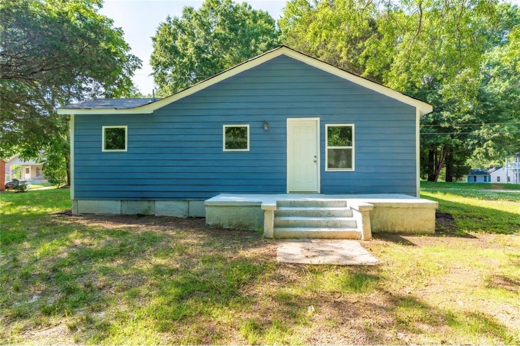 808 Davis Street Property Photo 3