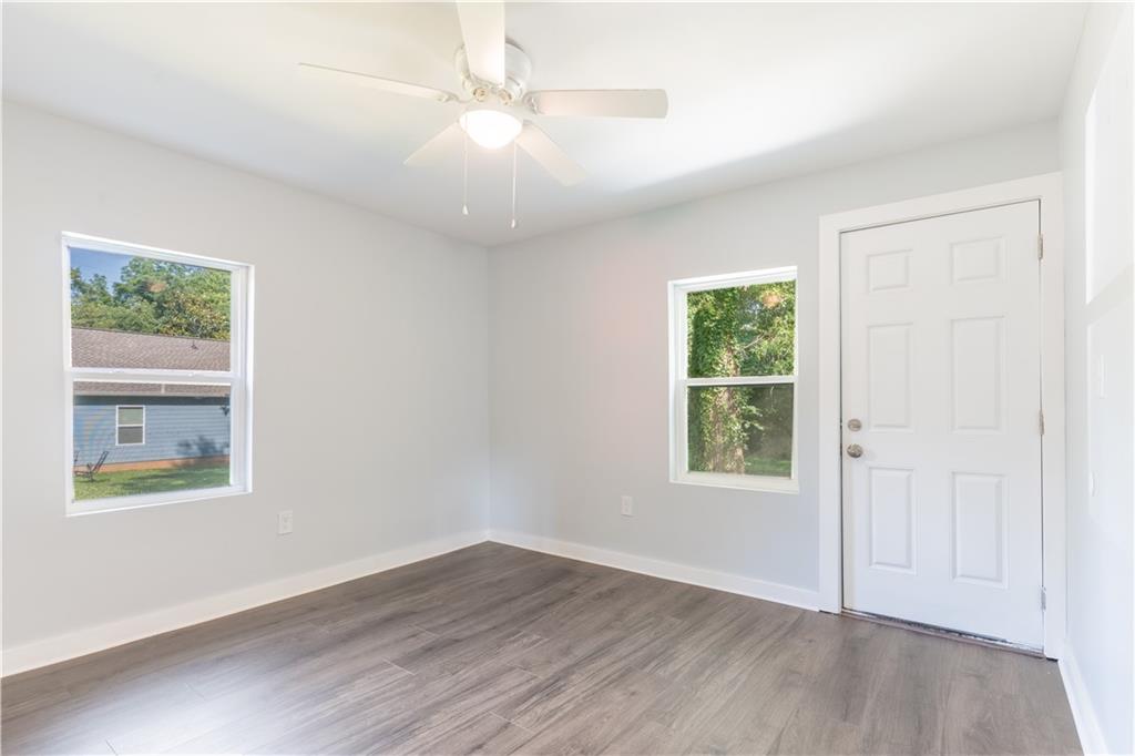 808 Davis Street Property Photo 4