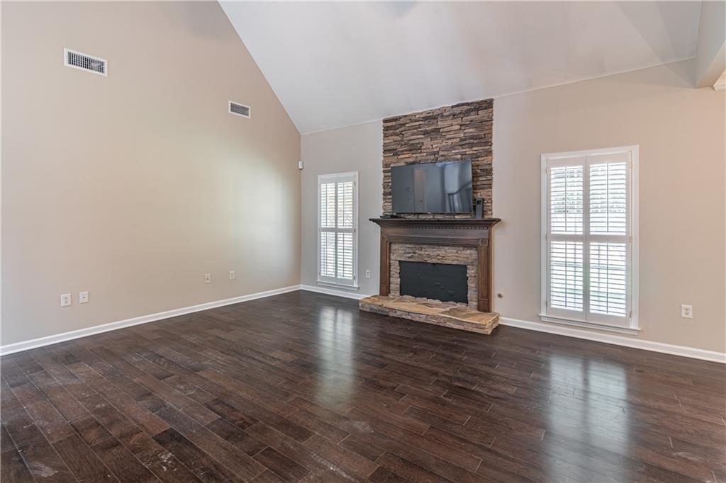 2649 Waters Edge Drive Property Photo 12