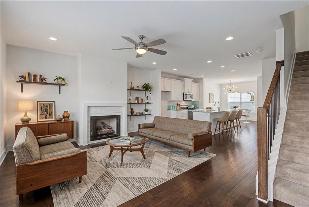 2169 Wiggins Walk Property Photo 3
