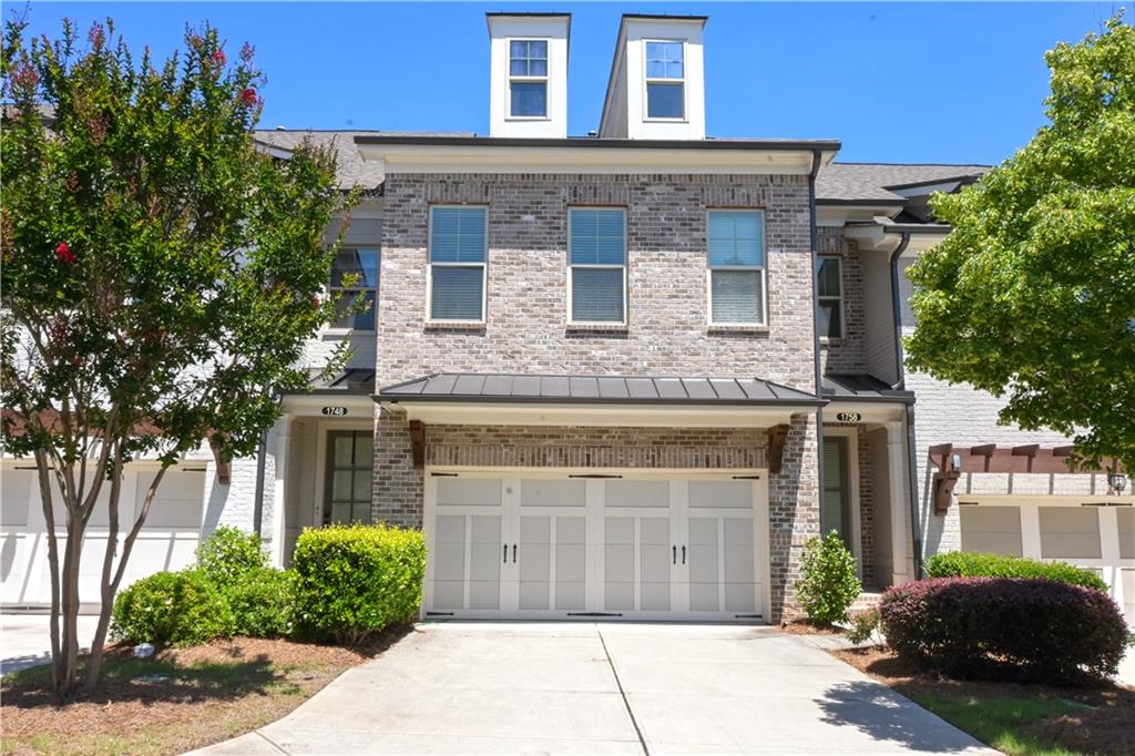 1758 Glenview Park Circle Ne Property Photo 3