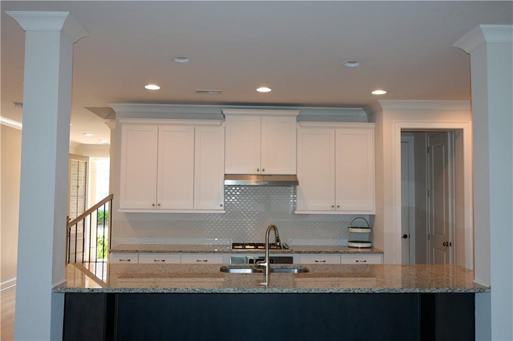 1758 Glenview Park Circle Ne Property Photo 5