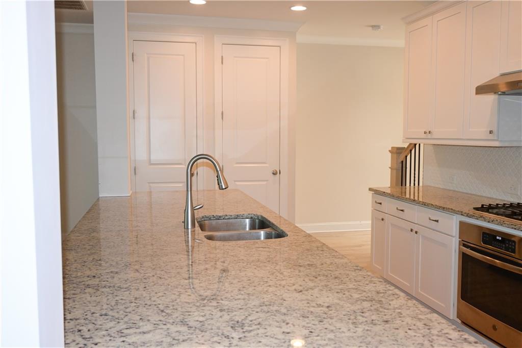1758 Glenview Park Circle Ne Property Photo 7