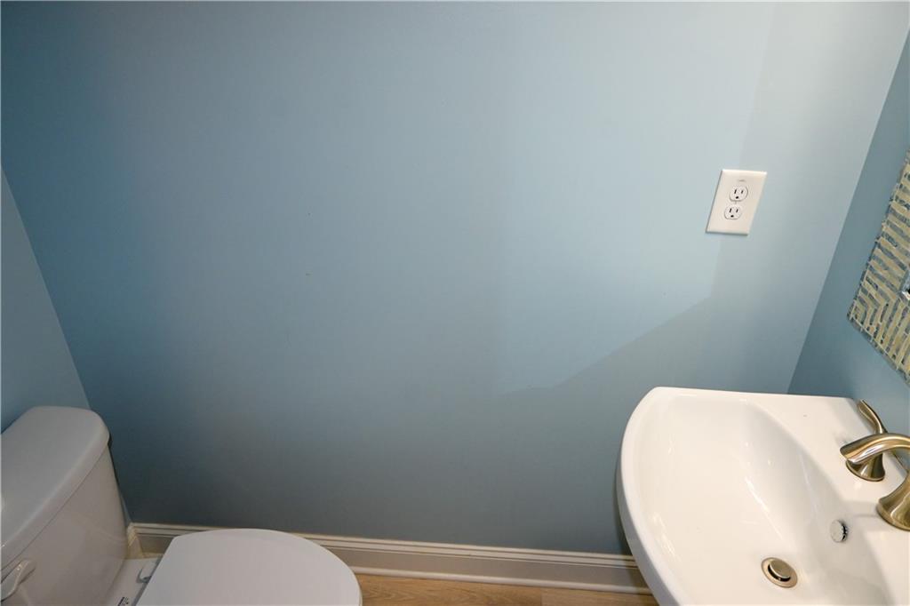 1758 Glenview Park Circle Ne Property Photo 12