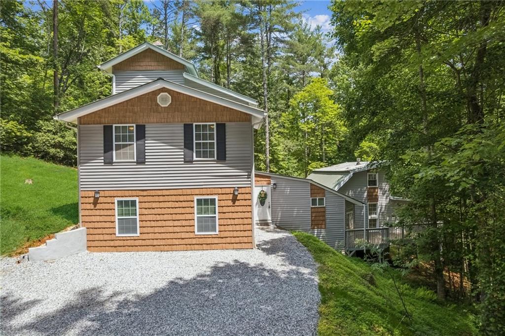 375 Deerfield Drive Property Photo 5