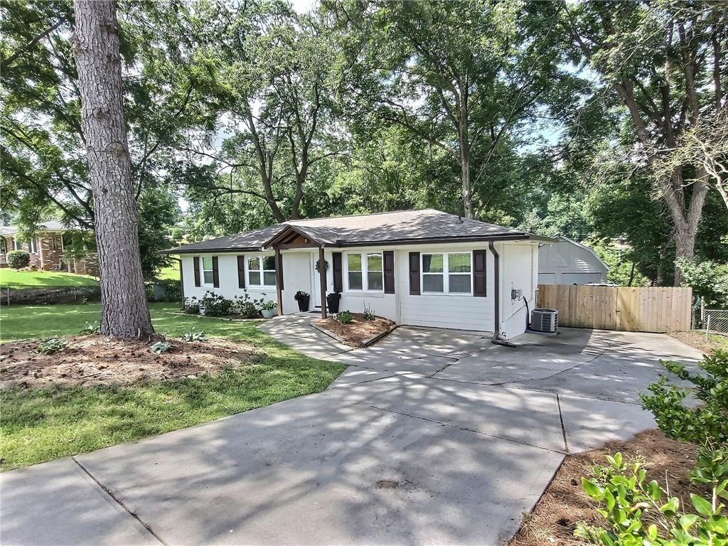 3296 Old Concord Road SE Property Photo 1