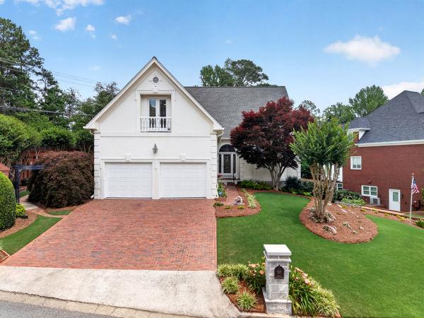 5327 Claridge Square Property Photo 1