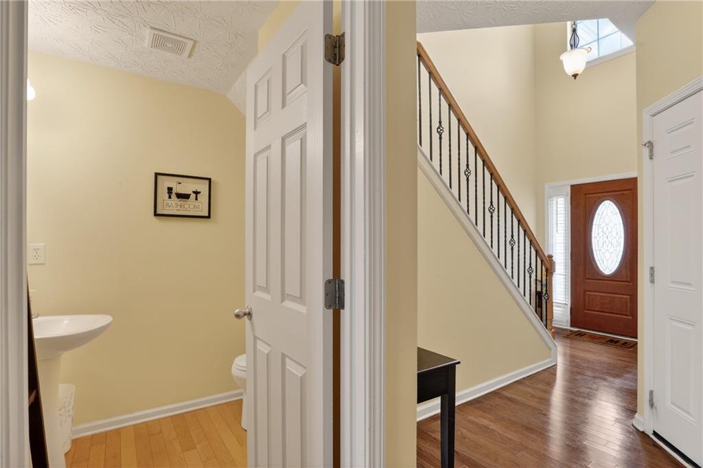 5556 Cascade Run Property Photo 4