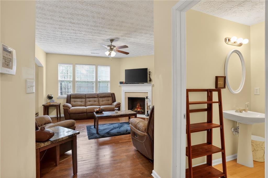 5556 Cascade Run Property Photo 6
