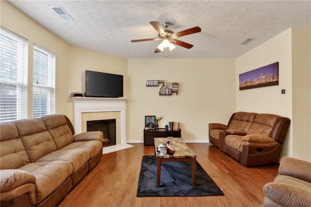 5556 Cascade Run Property Photo 11