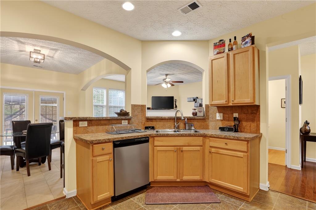 5556 Cascade Run Property Photo 13