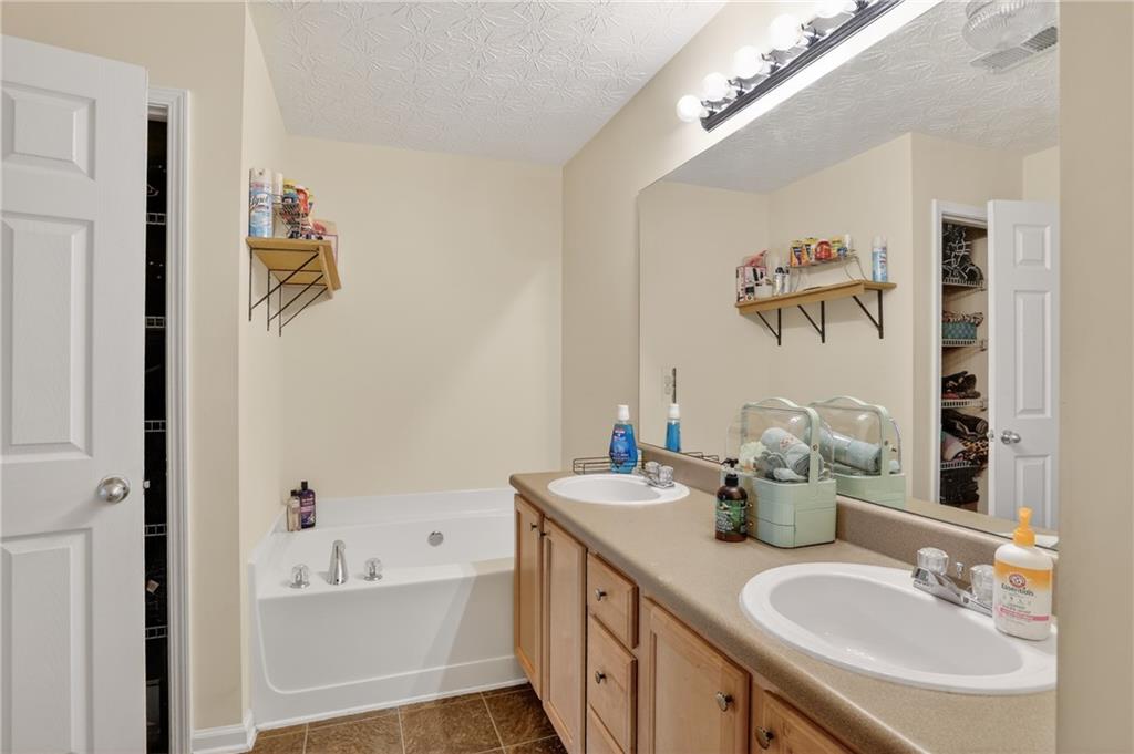 5556 Cascade Run Property Photo 21