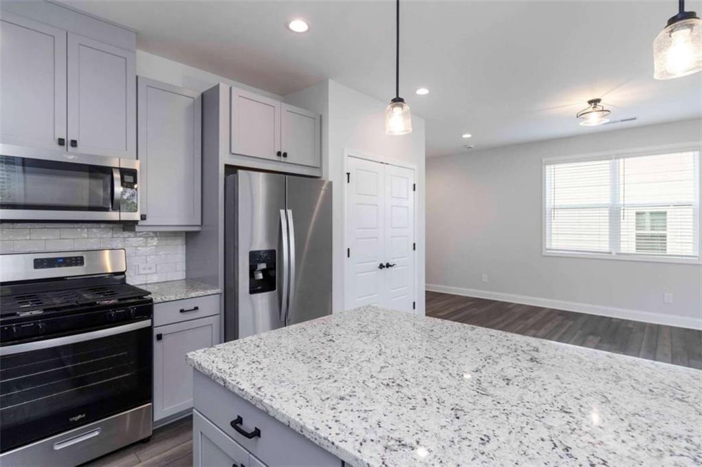 2000 Harvest Pond Circle Unit 2094 - Bramble Property Photo 4