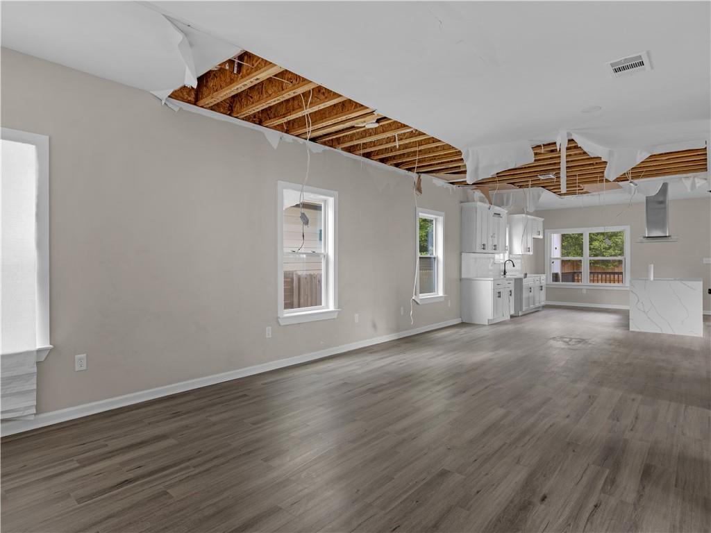 1090 Mcdaniel Street Sw Property Photo 6