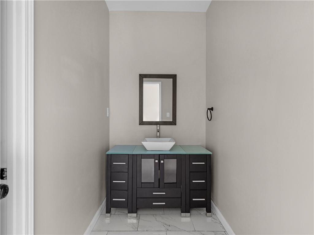 1090 Mcdaniel Street Sw Property Photo 24
