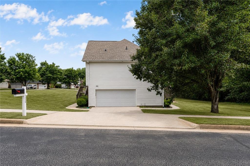 1312 Vine Circle Property Photo 2
