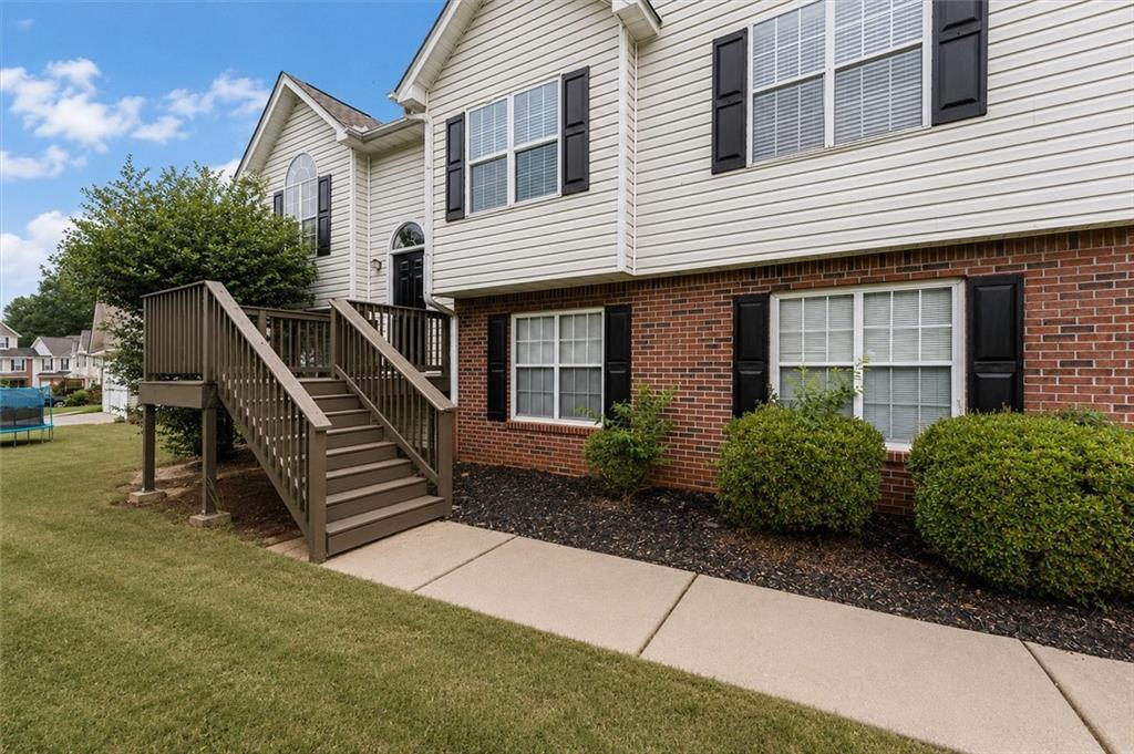1312 Vine Circle Property Photo 3