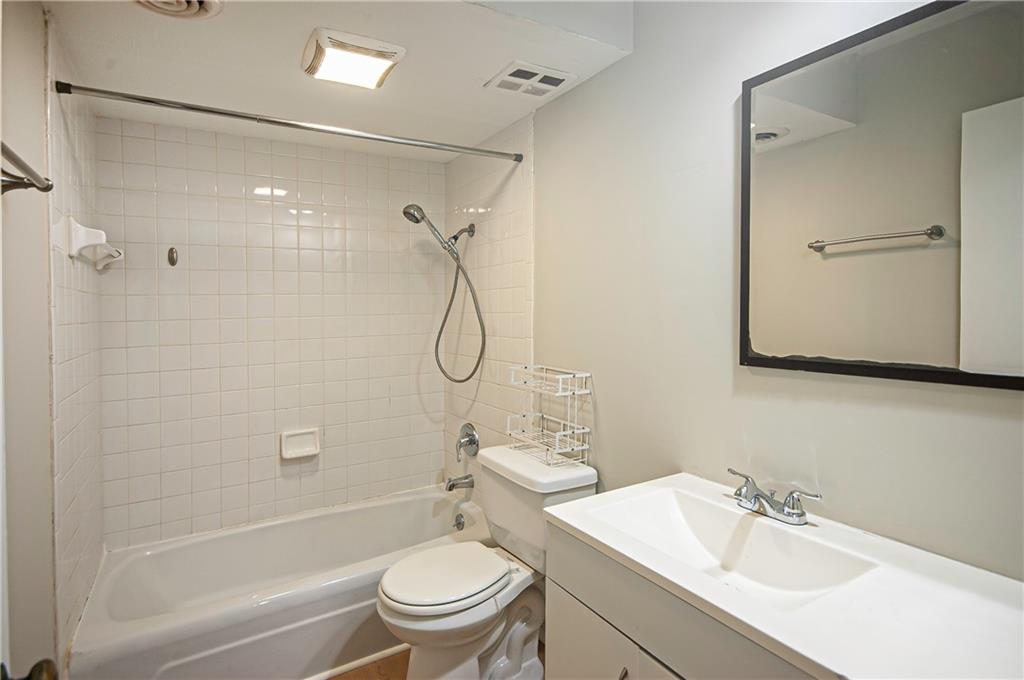 3099 Colonial Way Unit M Property Photo 14