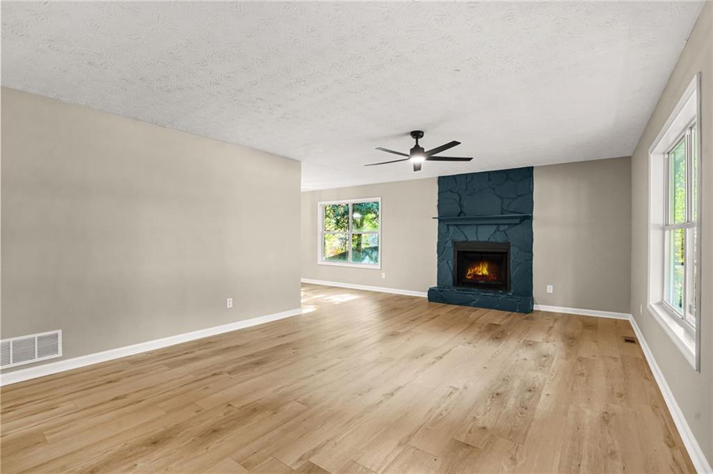 4553 Mars Court Nw Property Photo 5
