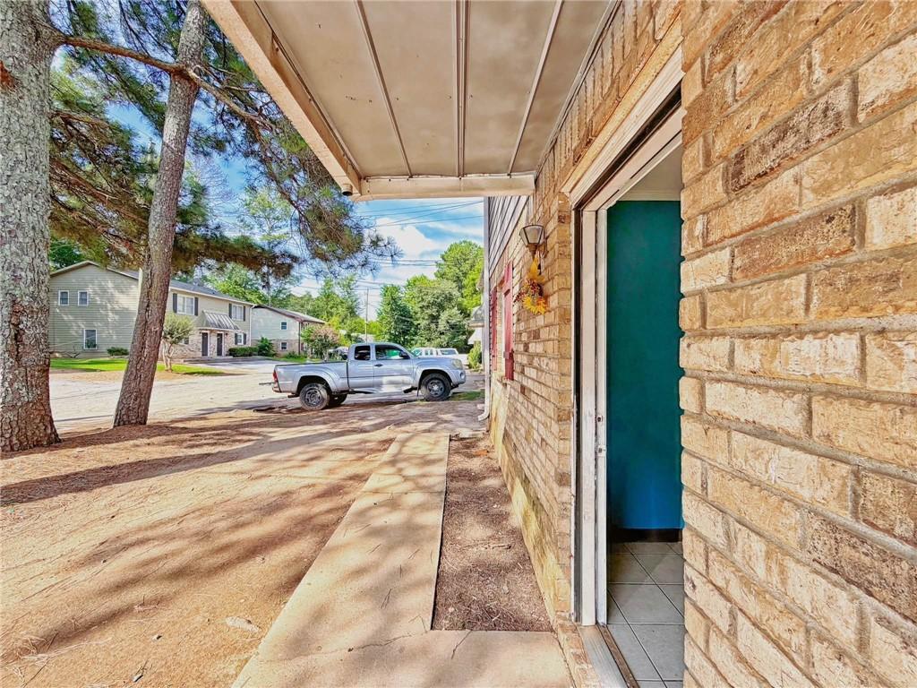 935 Six Oaks Circle Unit B Property Photo 5