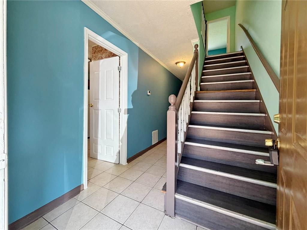 935 Six Oaks Circle Unit B Property Photo 6