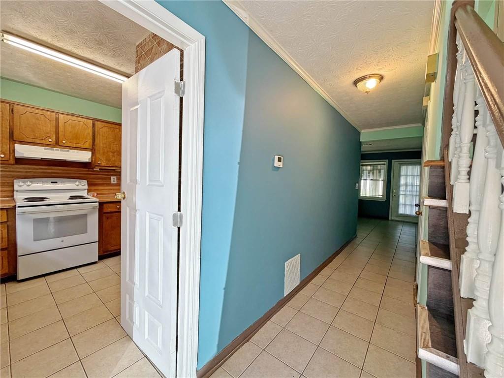 935 Six Oaks Circle Unit B Property Photo 7