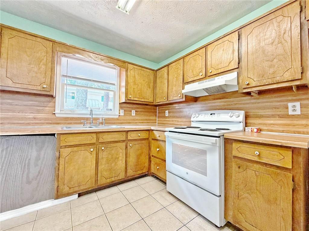 935 Six Oaks Circle Unit B Property Photo 9