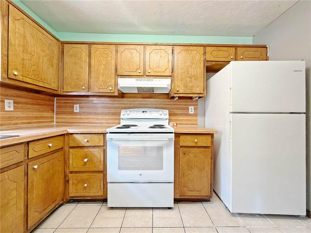 935 Six Oaks Circle Unit B Property Photo 10
