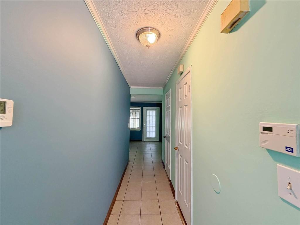 935 Six Oaks Circle Unit B Property Photo 14