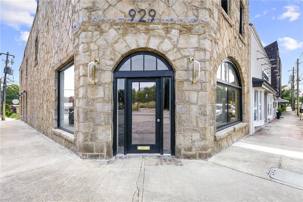 929 Main Street Property Photo 1