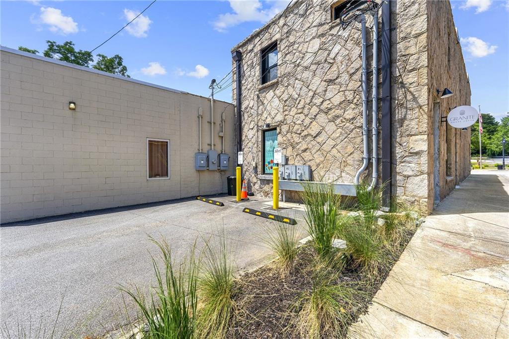 929 Main Street Property Photo 4