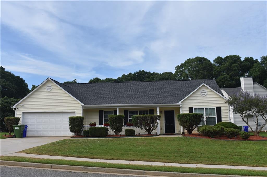 904 Meadow Walk Drive Property Photo 1