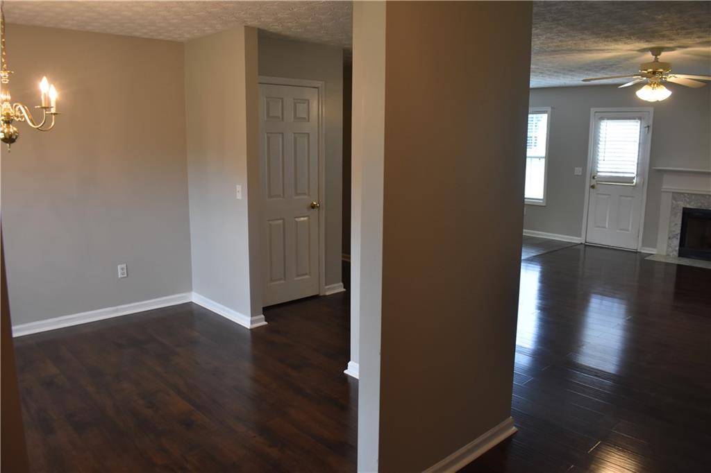904 Meadow Walk Drive Property Photo 8