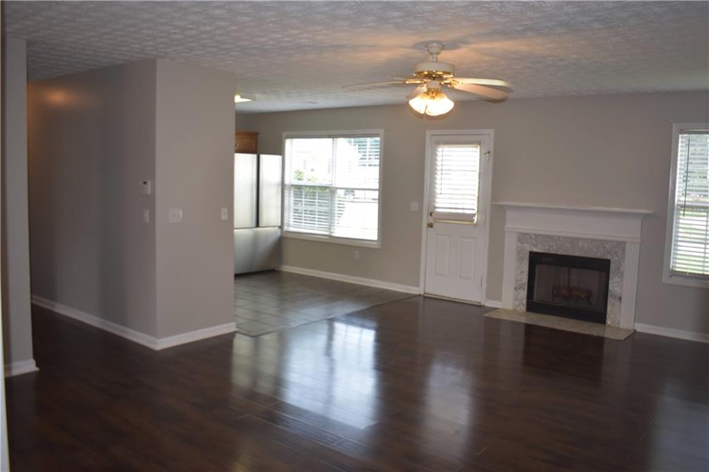 904 Meadow Walk Drive Property Photo 10