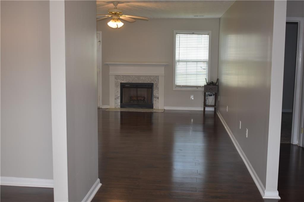 904 Meadow Walk Drive Property Photo 11
