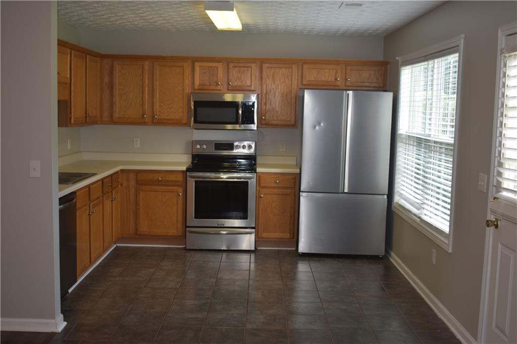904 Meadow Walk Drive Property Photo 12