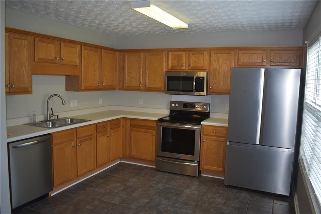 904 Meadow Walk Drive Property Photo 13