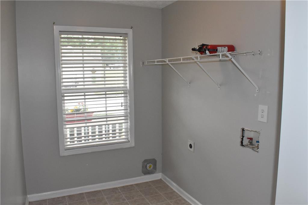904 Meadow Walk Drive Property Photo 15