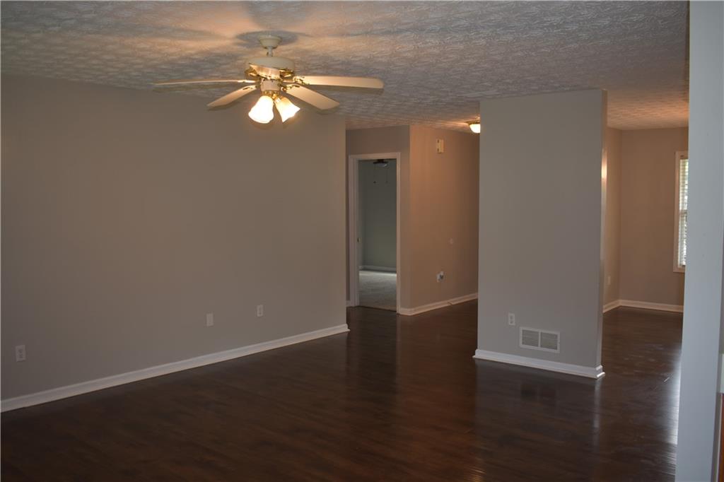904 Meadow Walk Drive Property Photo 17