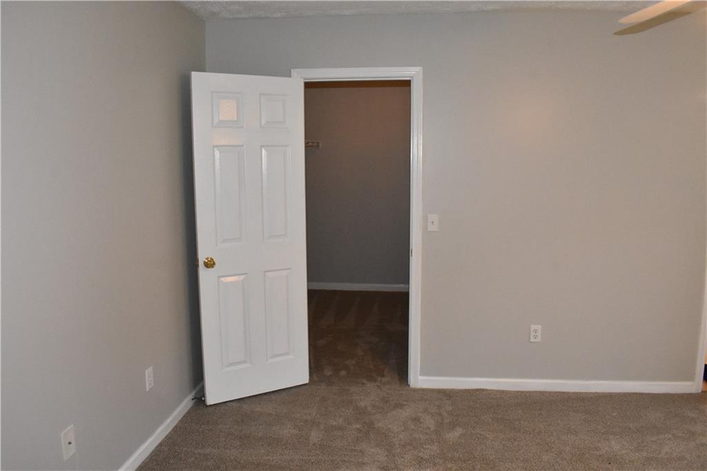 904 Meadow Walk Drive Property Photo 19