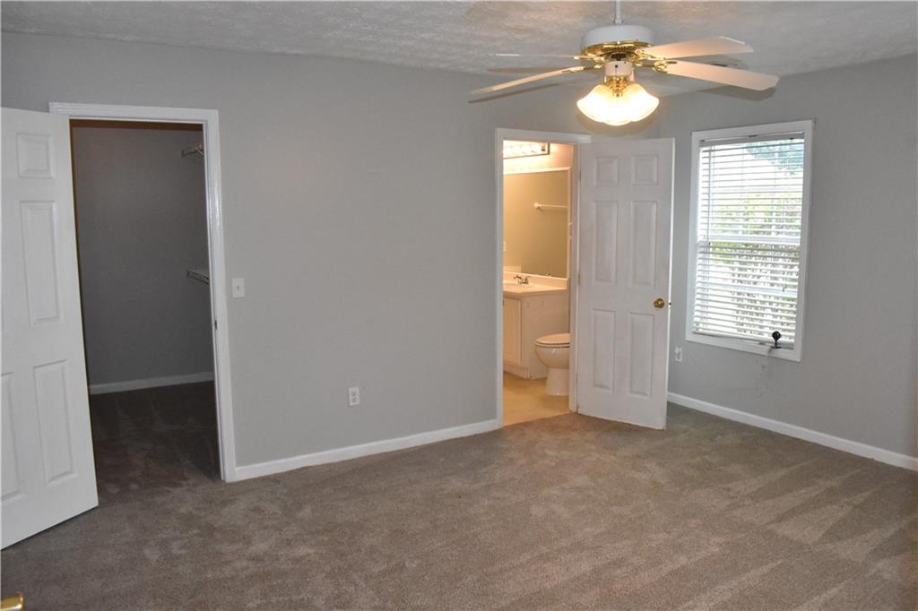 904 Meadow Walk Drive Property Photo 21