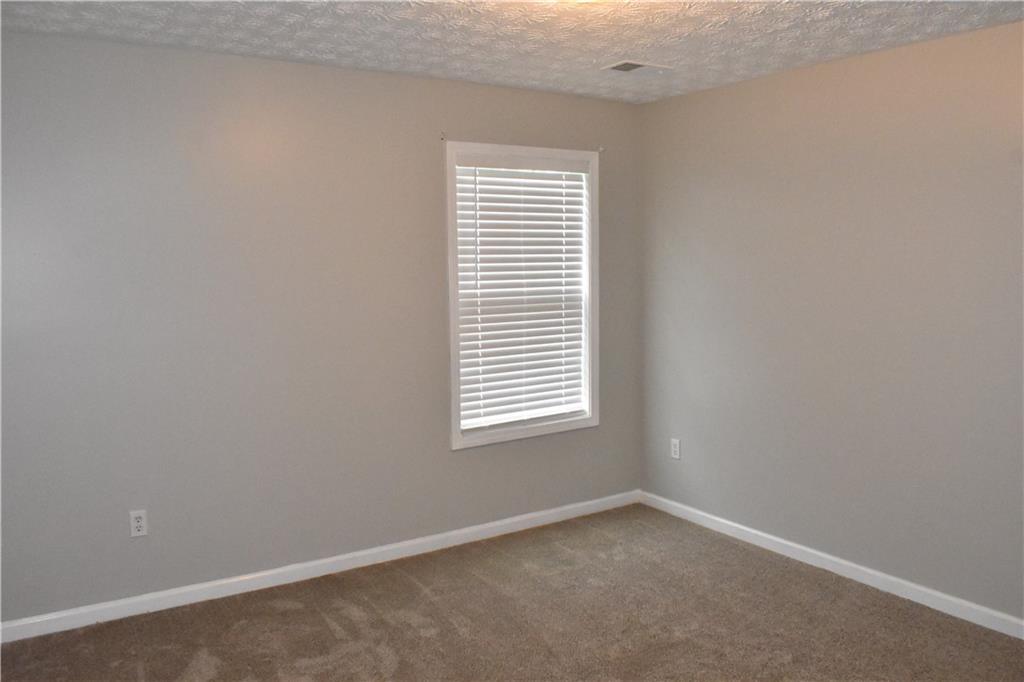 904 Meadow Walk Drive Property Photo 28