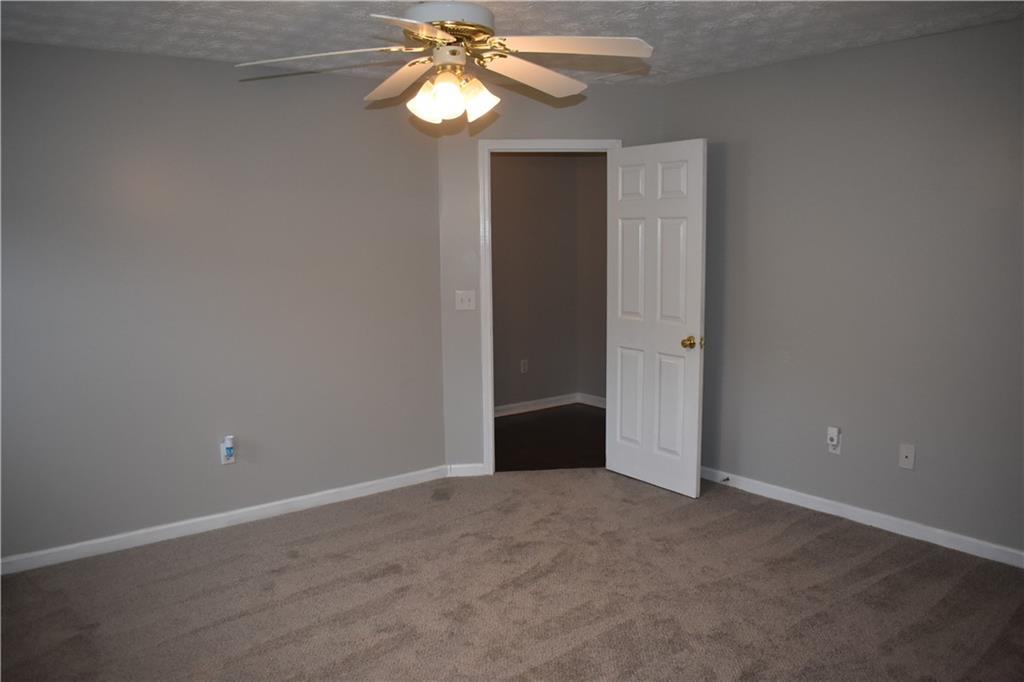 904 Meadow Walk Drive Property Photo 29