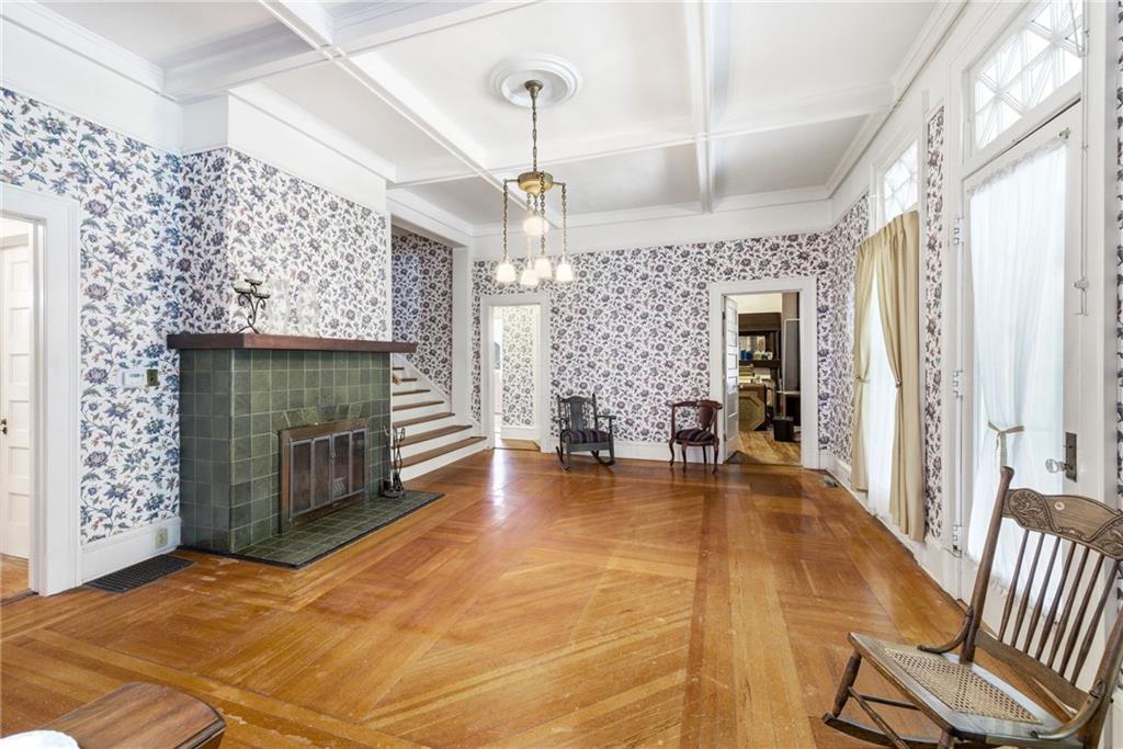 121 W Candler Street Property Photo 8